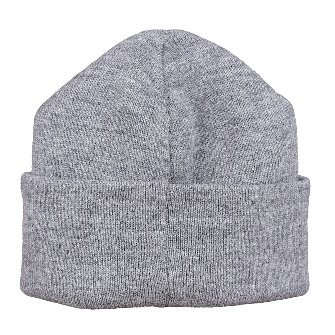 Gorro bordado con perro golden retriever 2