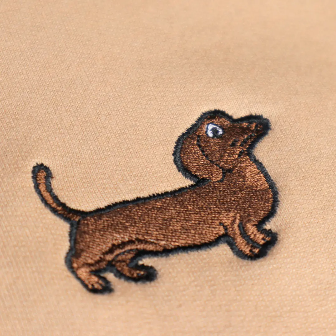 Polerón Mujer y Hombre bordado con perro salchicha Dachshund café  3