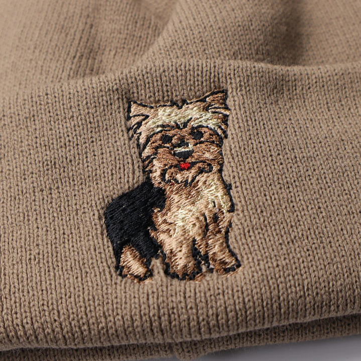 Gorro bordado con perro yorkshire  2