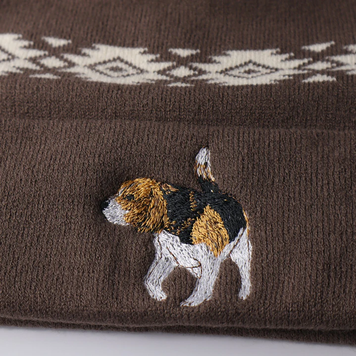 Gorro bordado con perro Beagle 3