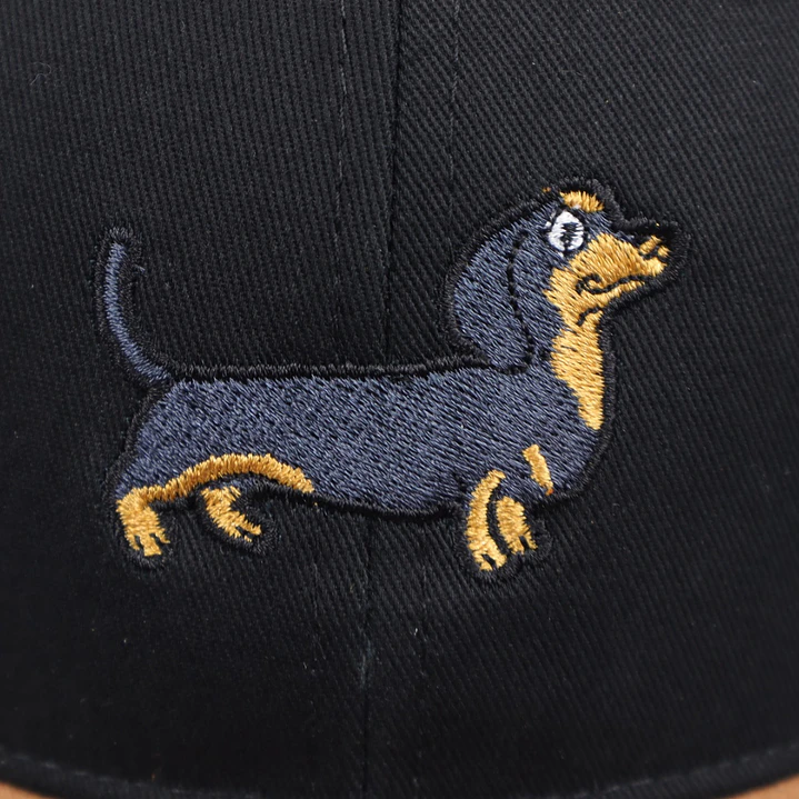 Jockey bordado con perro salchicha dachshund negro 11