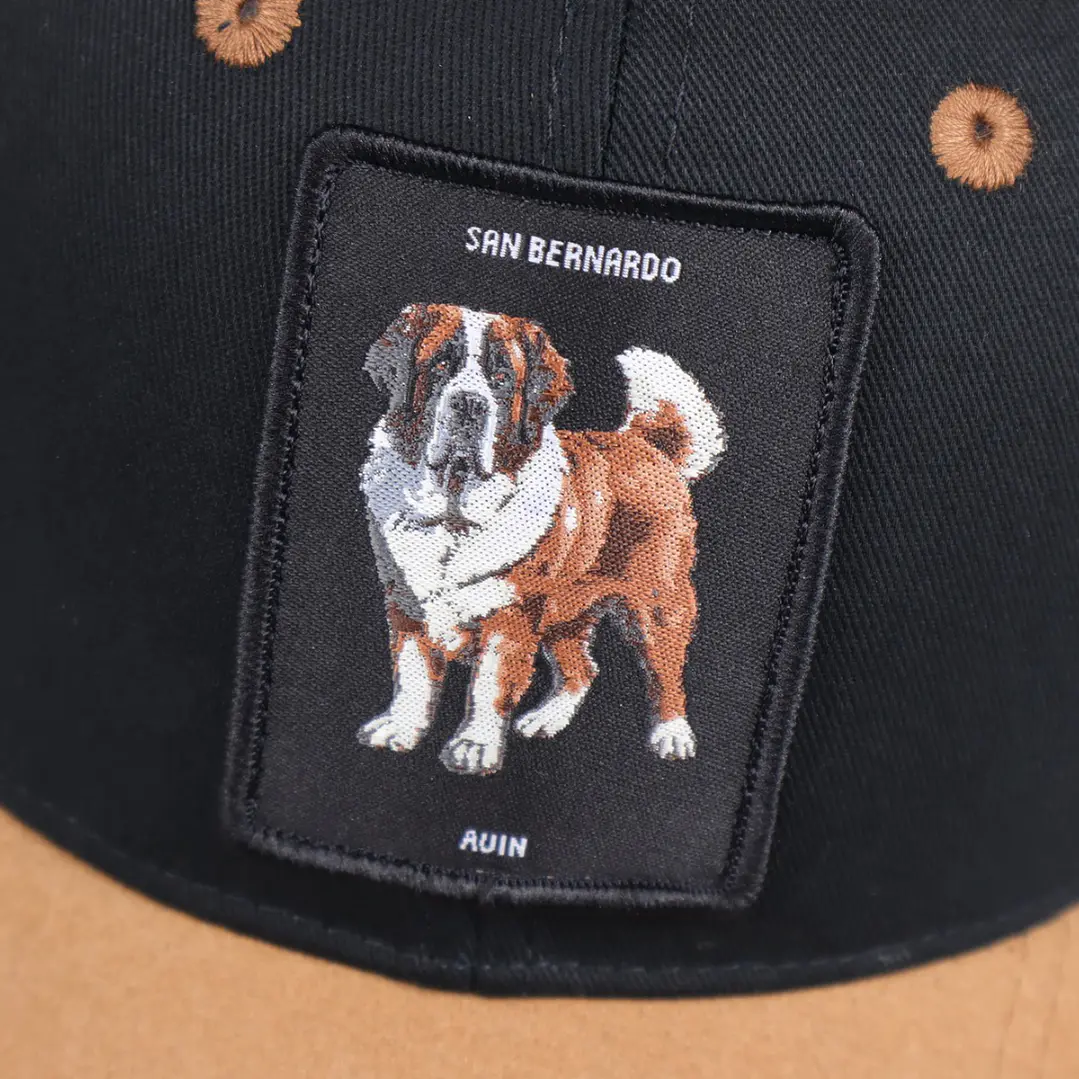 Jockey con perro San Bernardo tejido en parche  6