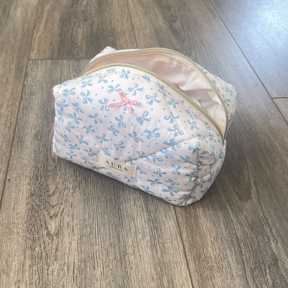 Emilia - Blue bows 1