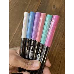 Delineador líquido glitter y pastel 