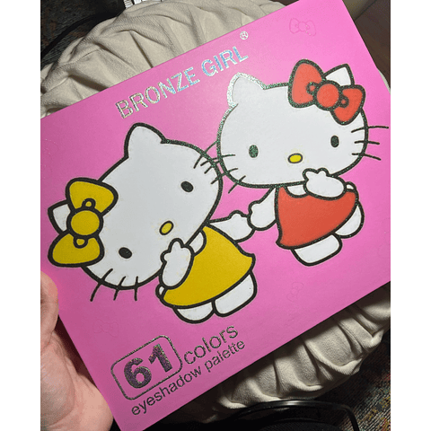 Paleta 61 colores Hello Kitty 🎀✨