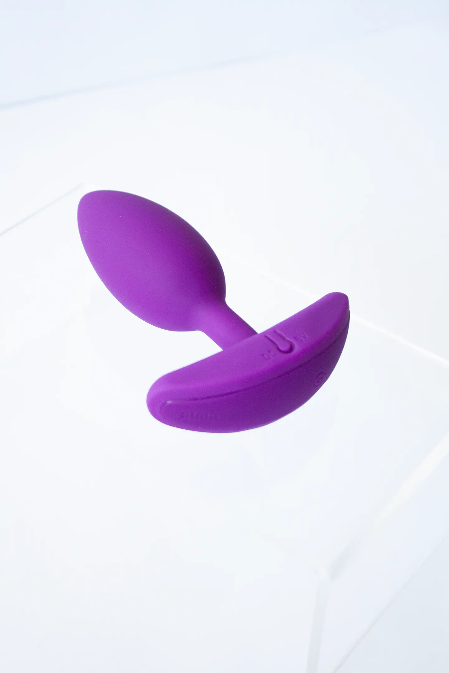 Plug Anal Vibrador Alma Cosmos Morado 2