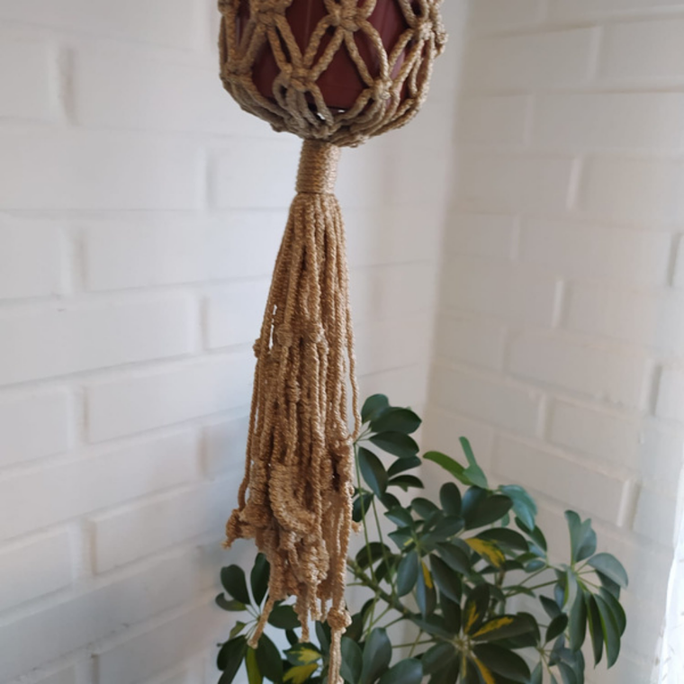 Taller de macramé - Colgante capullo de mariposa 5