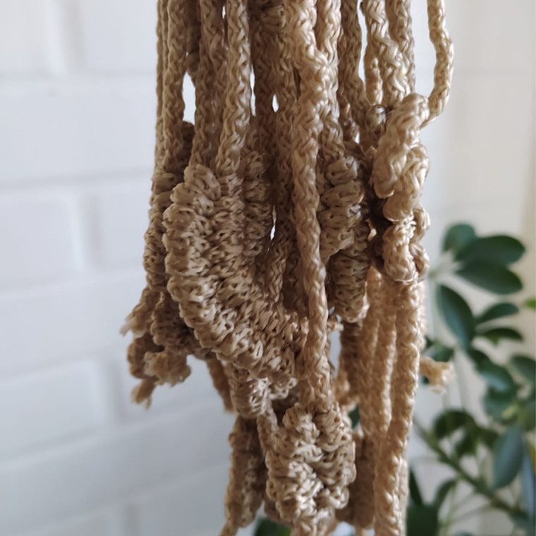 Taller de macramé - Colgante capullo de mariposa 7