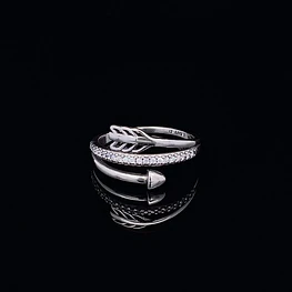 Anillo De Plata 925 Cintillo Diseño Flecha Con Piedras 