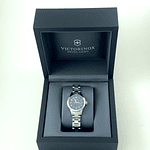 Victorinox Alliance Mujer 28 mm – Elegancia y Precisión Suiza