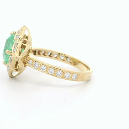 Anillo de Oro 18K Rombo con Piedra Verde, 29 Diamantes Naturales y 1 Sintético