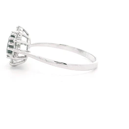 Anillo de Oro Blanco 18K Rosetón Rodinado con Piedra Azul y 12 Diamantes Naturales – Talla 19