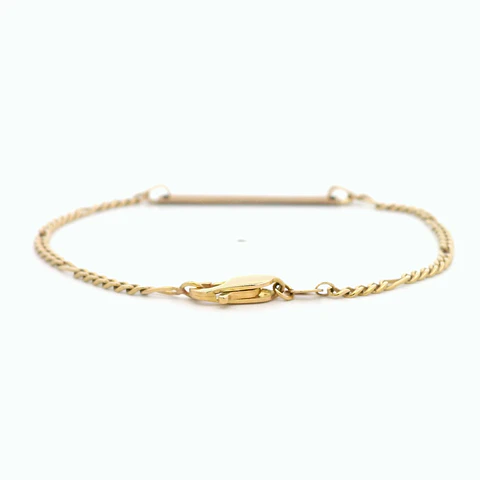 Pulsera de Oro Amarillo 18K Figaro 6x1 con Placa Facetada