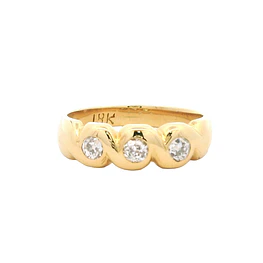 Anillo de Oro Amarillo 18K Cintillo con 3 Diamantes Naturales