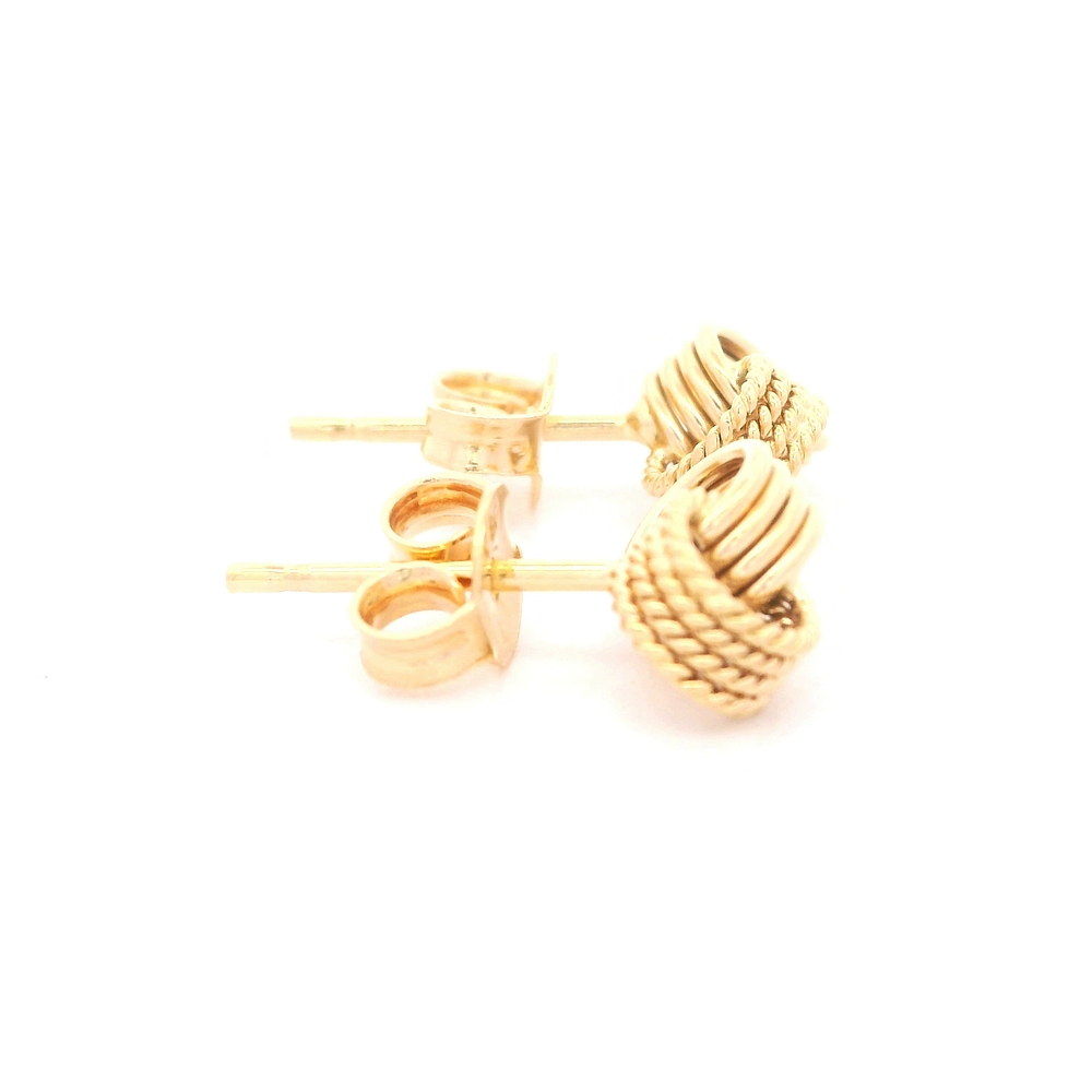 Aros de Oro Amarillo 18K Chevalier Te Amo con Cierre Mariposa