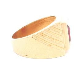 Anillo de Oro Amarillo 14K Sello Rectangular con 1 Piedra Fucsia