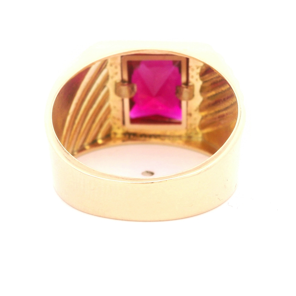 Anillo de Oro Amarillo 14K Sello Rectangular con 1 Piedra Fucsia