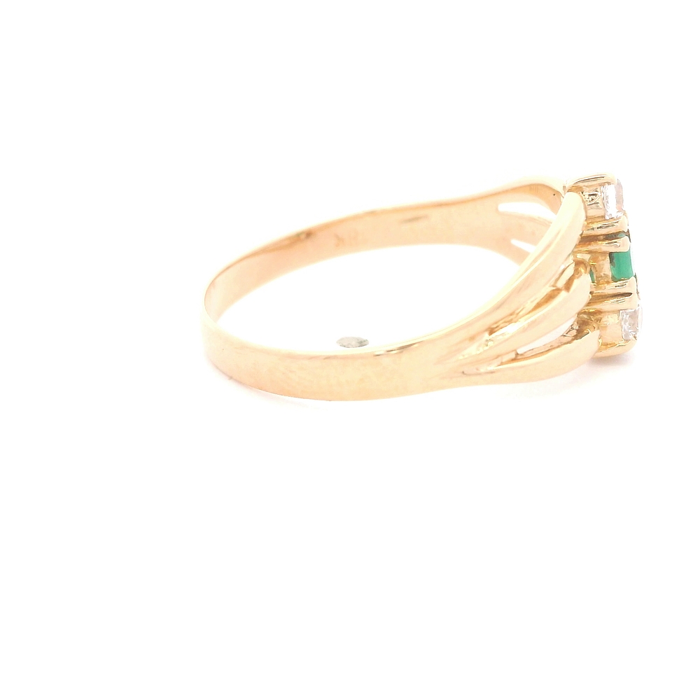 Anillo de Oro Amarillo 18K Calado con Diamante
