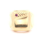Anillo de Oro Amarillo 18K Sello con Piedra Fucsia