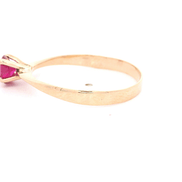 Anillo de Oro Amarillo 18K Solitario con Piedra Fucsia
