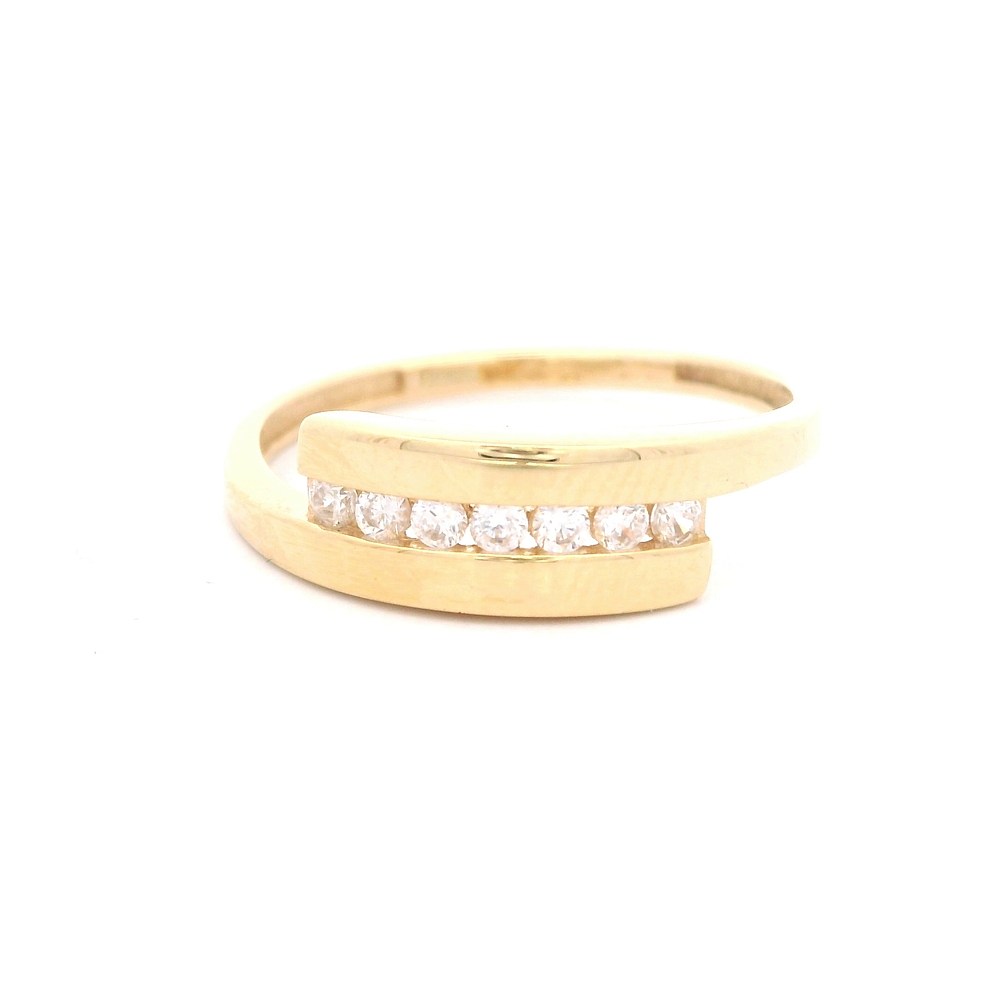 Anillo de Oro Amarillo 18K Cintillo con Diamante