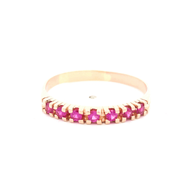 Anillo de Oro Amarillo 18K Cintillo con Piedra Fucsia