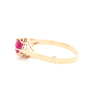 Anillo de Oro Amarillo 18K Circular con Piedra Fucsia