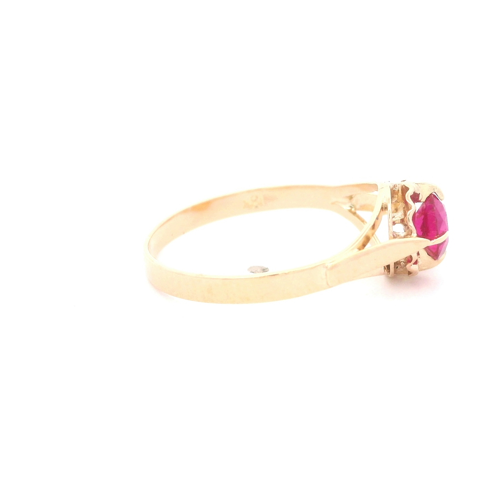 Anillo de Oro Amarillo 18K Circular con Piedra Fucsia
