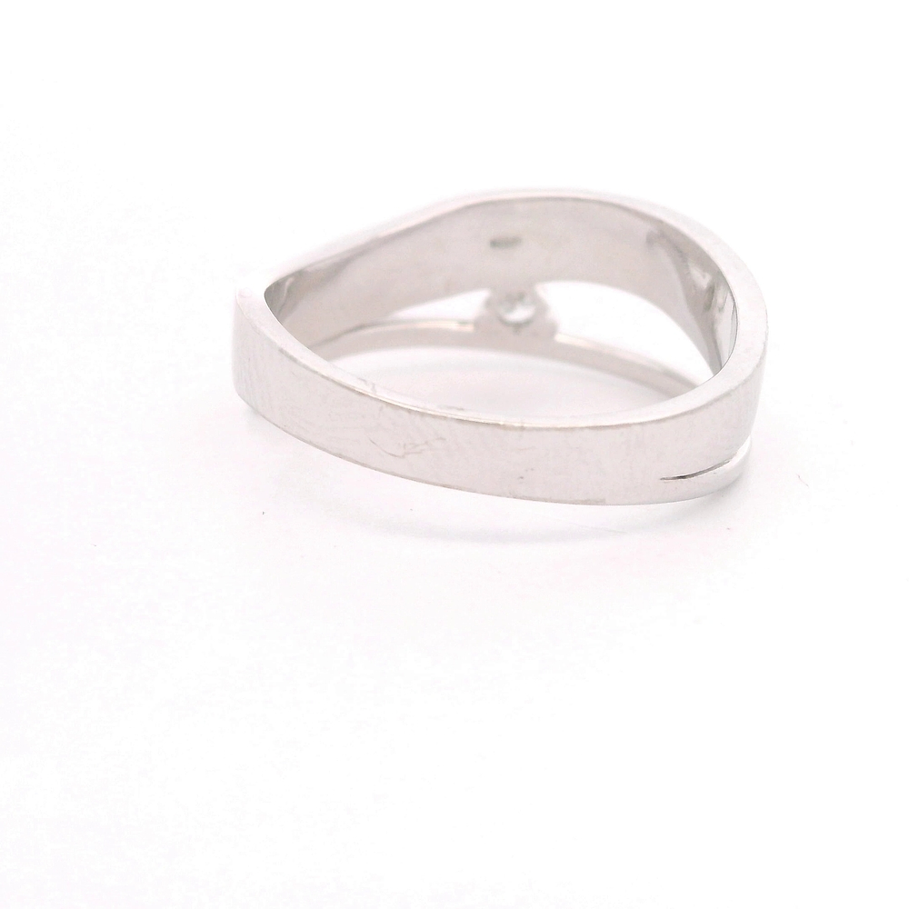 Anillo de Oro Blanco 18K Calado con Diamante