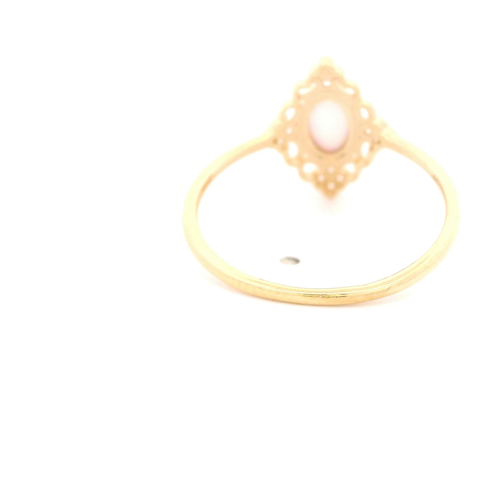Anillo de Oro Amarillo 18K Ovalado con Ópalo