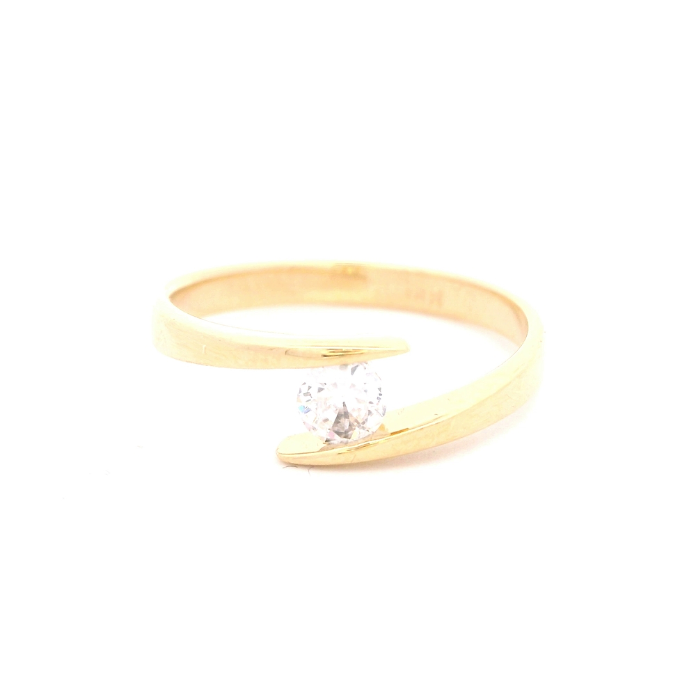 Anillo de Oro Amarillo 18K Solitario con Diamante