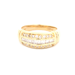 Anillo de Oro Amarillo 14K Bombé con Diamantes Baguette