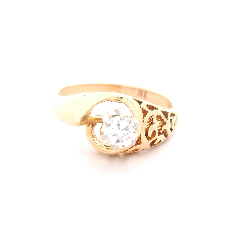 Anillo de Oro Amarillo 14K Solitario con Diamantes