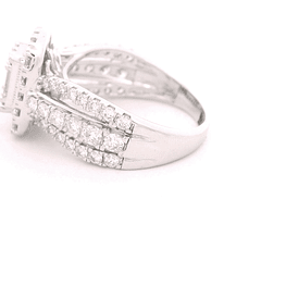 Anillo de Oro Amarillo 14K Redondo Calado con Diamantes Baguette