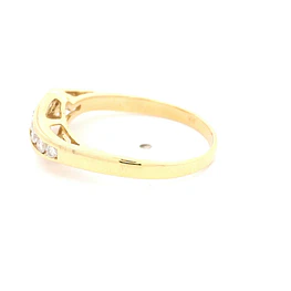 Anillo de Oro Amarillo 18K Ondulado con Diamantes