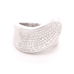 Anillo de Oro Amarillo 18K Ondulado con Diamantes