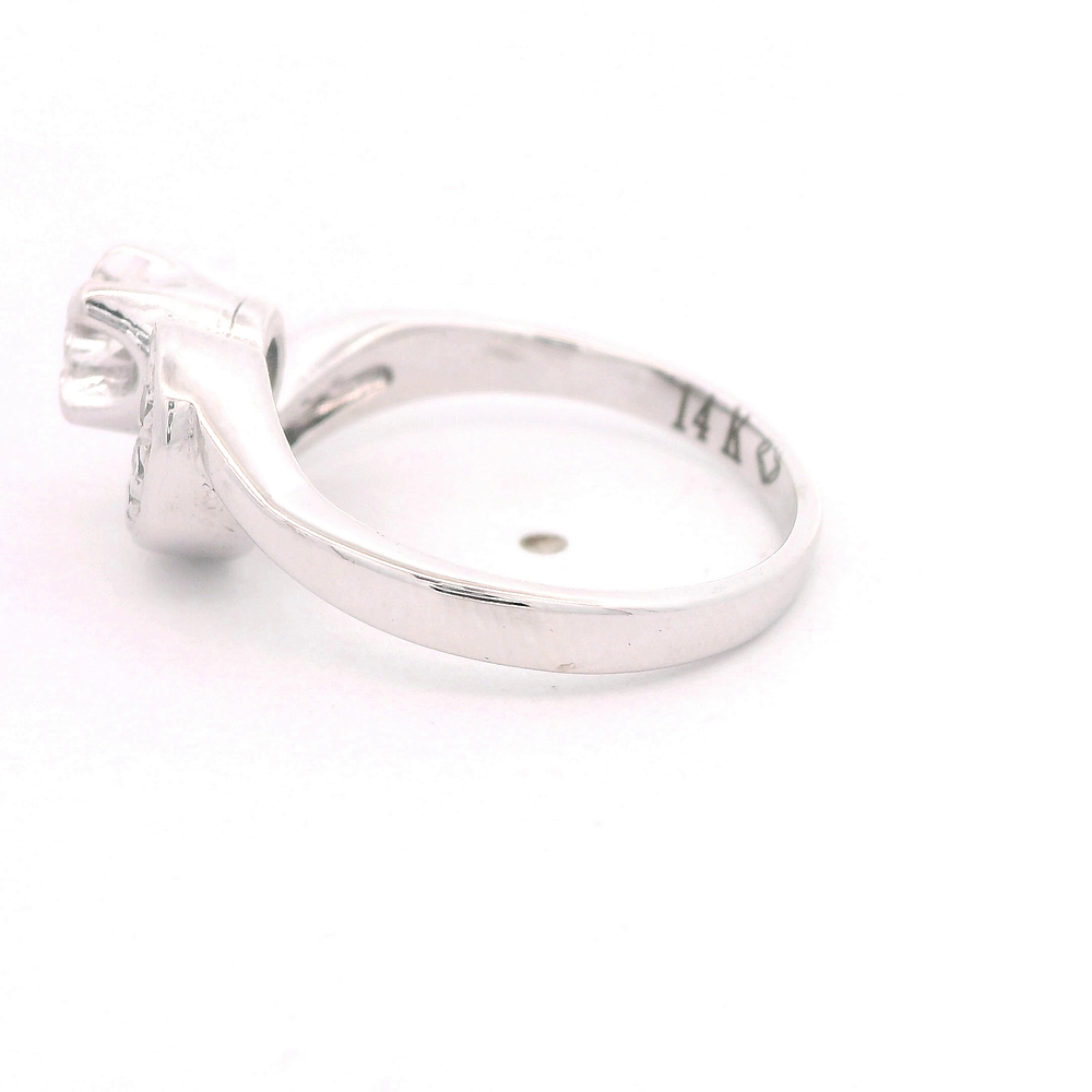 Anillo de Oro Amarillo 14K Ondulado Rodinado con Diamantes