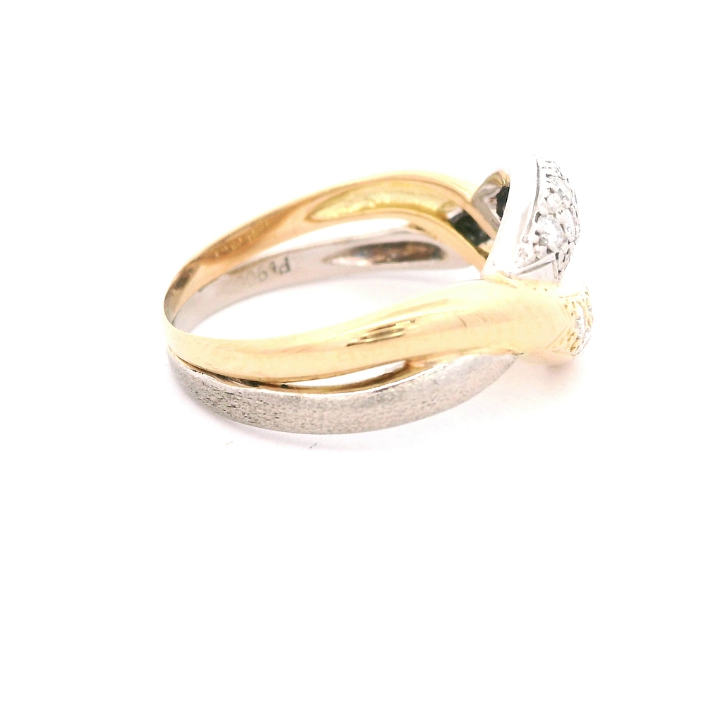 Anillo de Oro Amarillo 18K Calado con Diamantes