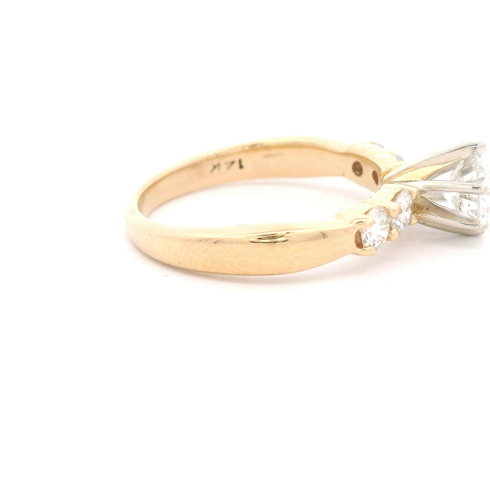 Anillo de Oro Amarillo 14K Solitario Cintillo con Diamantes