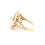 Anillo de Oro Amarillo 14K Oval con Diamantes