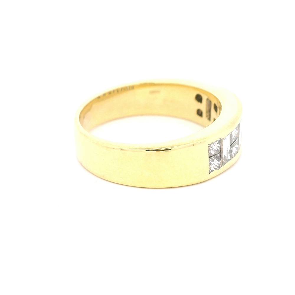 Anillo de Oro Amarillo 18K Cintillo con Diamantes Baguette