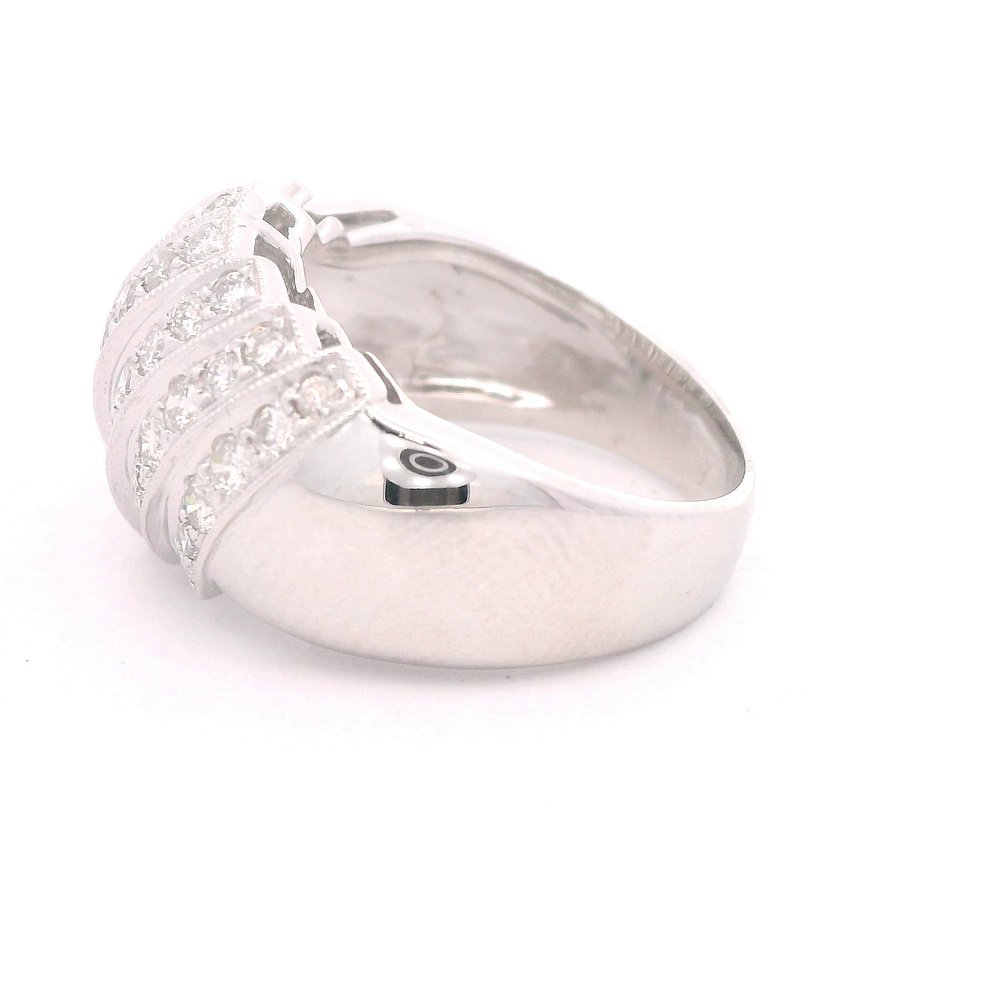 Anillo de Oro Amarillo 18K Bombé Rodinado con Diamantes