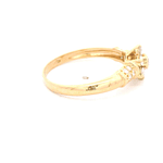 Anillo de Oro Amarillo 18K Flor con Diamantes