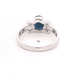 Anillo de Oro Amarillo 18K Oval con Diamantes Baguette y Zafiro