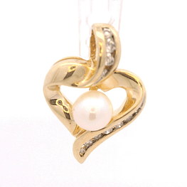 Colgante de Oro Amarillo 14K Corazón con Diamantes y Perla