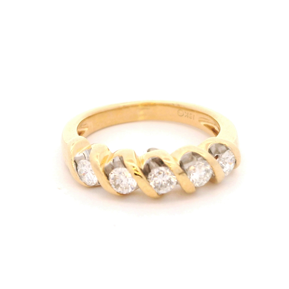 Anillo de Oro Amarillo 18K Cintillo con 5 Diamantes
