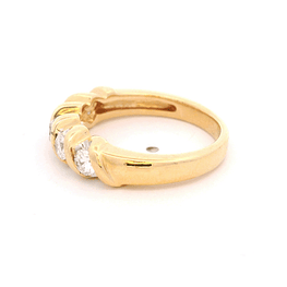 Anillo de Oro Amarillo 18K Cintillo con 5 Diamantes