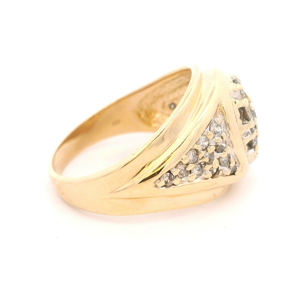 Anillo de Oro Amarillo 14K Sello Bombé con 29 Diamantes