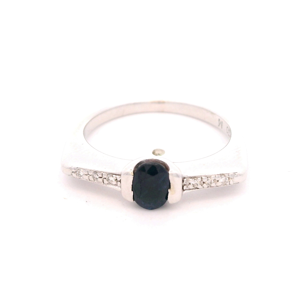 Anillo de Oro Blanco 18K Cintillo Solitario Pavé con Zafiro y Diamantes