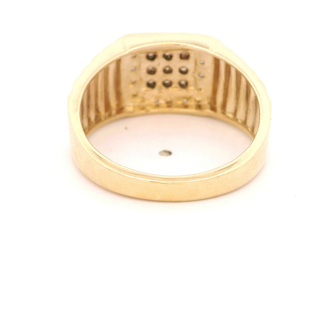 Anillo de Oro Amarillo 10K Sello con 27 Diamantes